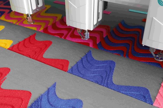 Startseite / Kommerzielle Maschine zum Sticken von Chenille mit mehreren Köpfen und einem großen Computer