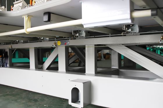 Maschine zur Verkleidung von Schnürgeräten 9 Nadel 6 Kopfmaschine zur Verkleidung von Schnürgeräten