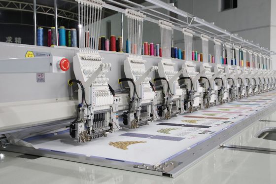 15 Köpfe 9 Nadeln Schnüren Stickmaschine 13 Sprachen Robuste Konstruktion